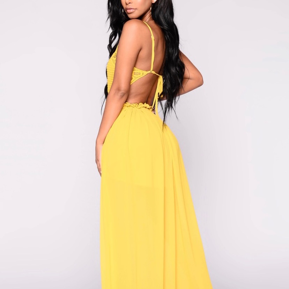 🎉2X HP!🎉 Clara Backless Crochet Maxi Dress - Picture 3 of 5